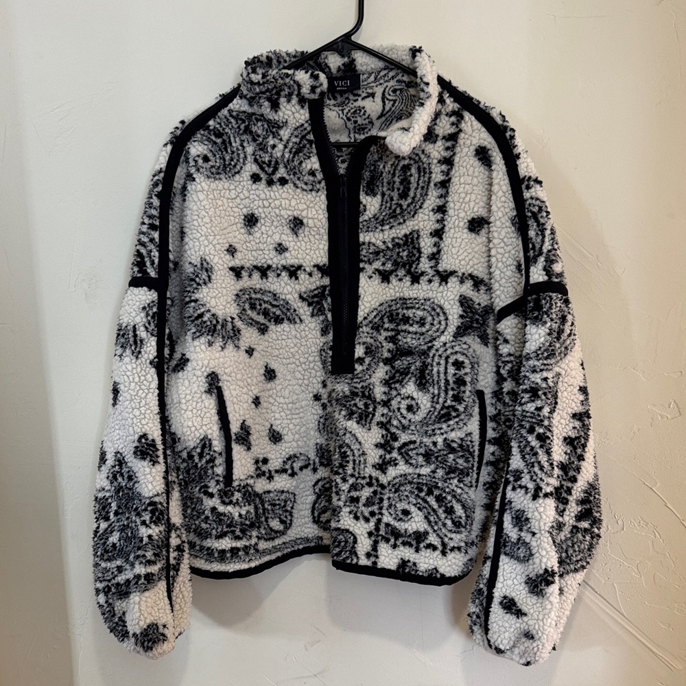Vici Paisley Fleece Pullover